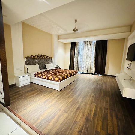 The Pearl Hotel Sirsa Extérieur photo