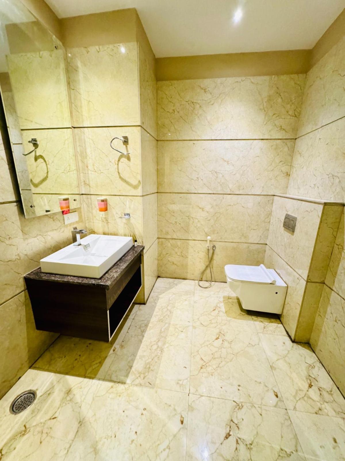 The Pearl Hotel Sirsa Extérieur photo