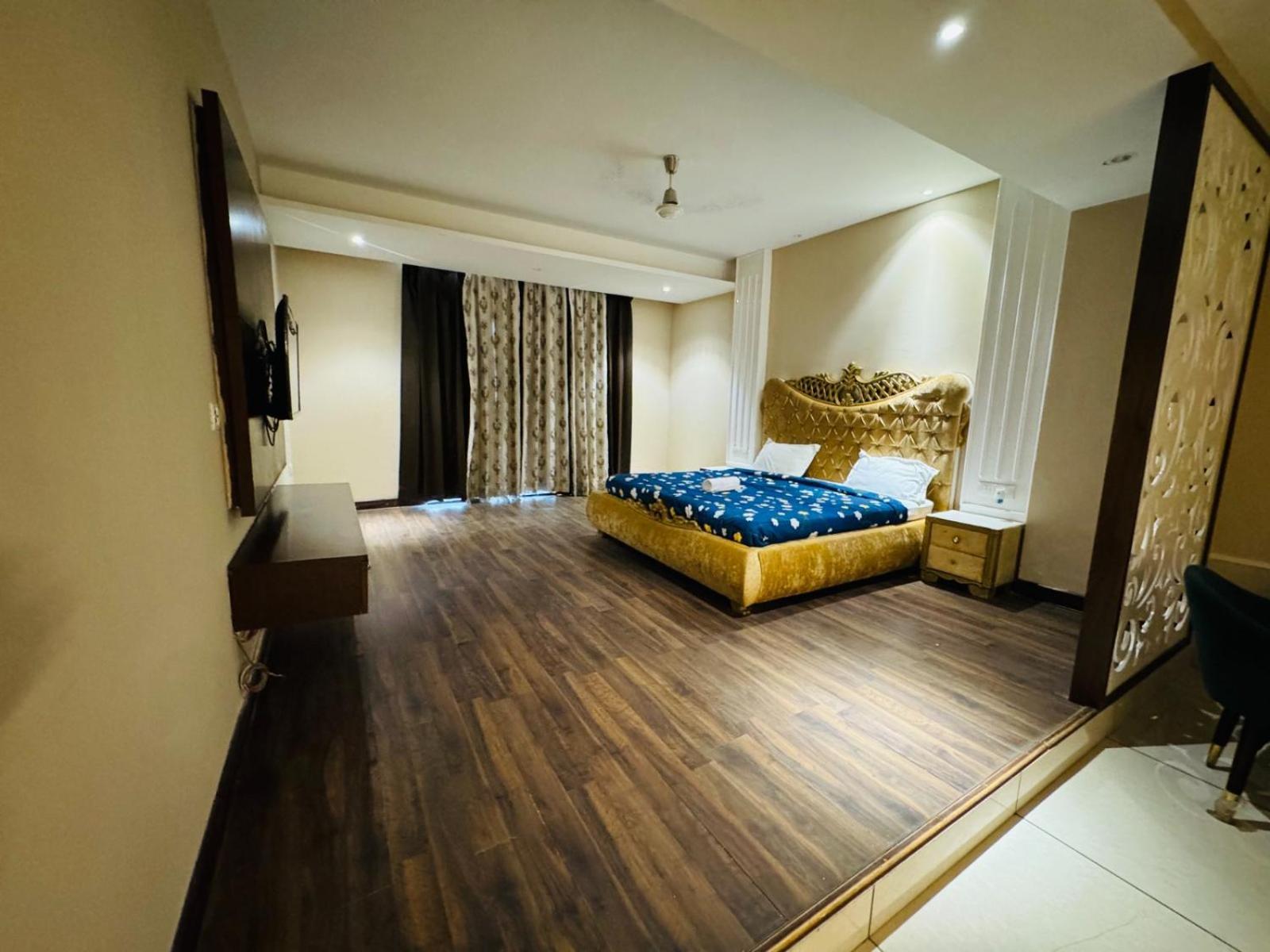 The Pearl Hotel Sirsa Extérieur photo