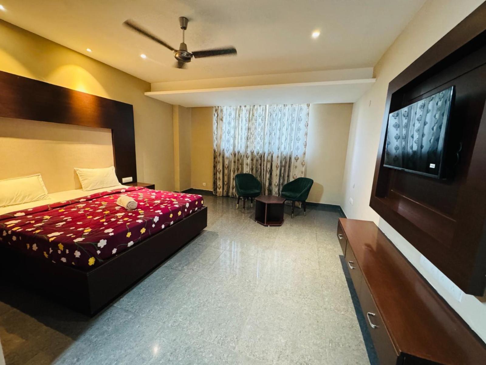 The Pearl Hotel Sirsa Extérieur photo