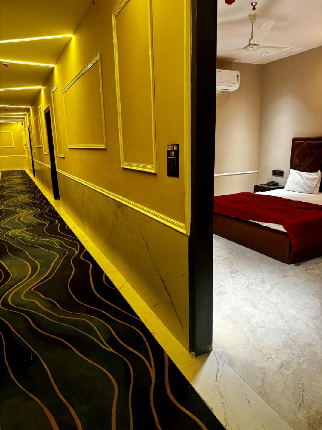 The Pearl Hotel Sirsa Extérieur photo