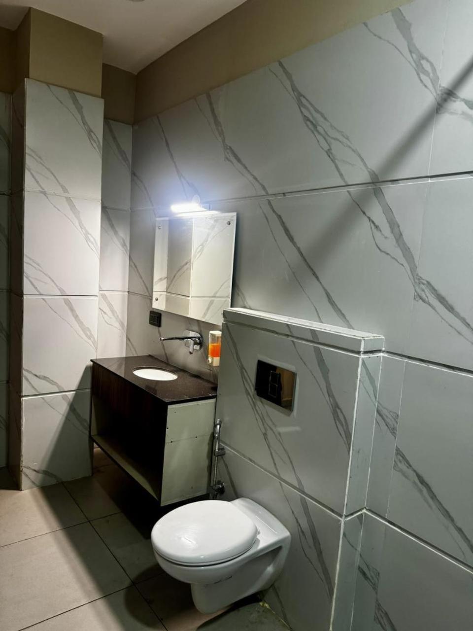The Pearl Hotel Sirsa Extérieur photo