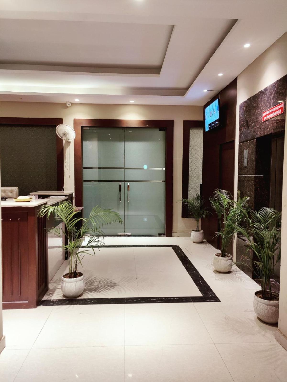 The Pearl Hotel Sirsa Extérieur photo